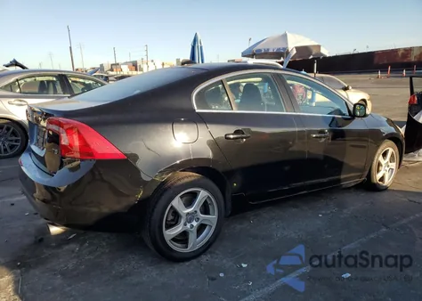 2013 Volvo S60 T5 z USA, uszkodzony, nr VIN YV1612FS7D1219009